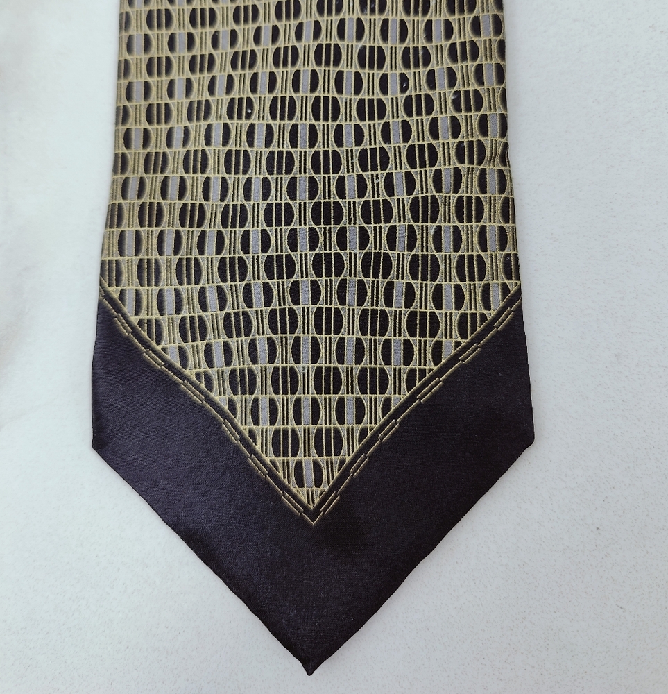 VTG 90s Urban Arrow 100% Silk Black Gold Geometric Print 4" Tie